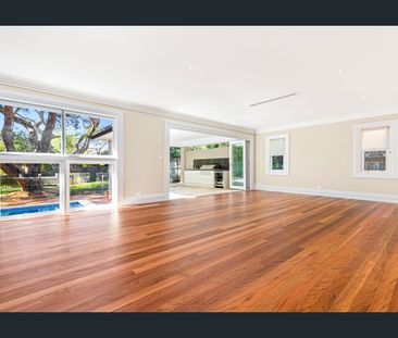 Conveniently located lower north shore family home - Photo 3