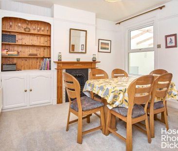 3 bedroom semi-detached house to rent - Photo 2