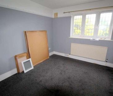 High Road, Byfleet, KT14 - Photo 5