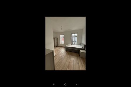 5 Bed Terraced House, Pendennis Street, L6 - Photo 4