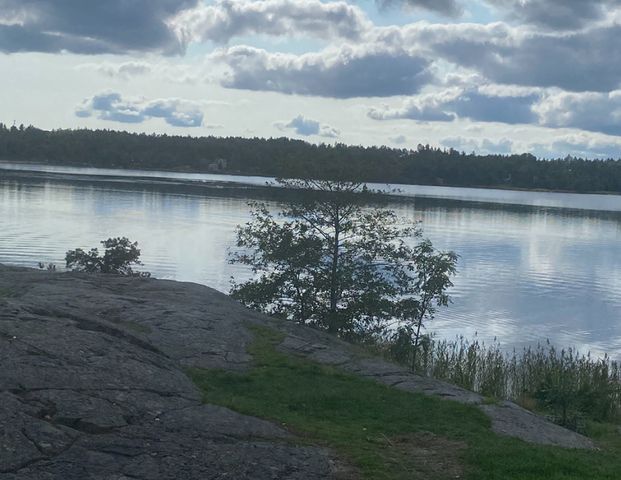 Vallhornsvägen, Skogås - Photo 1