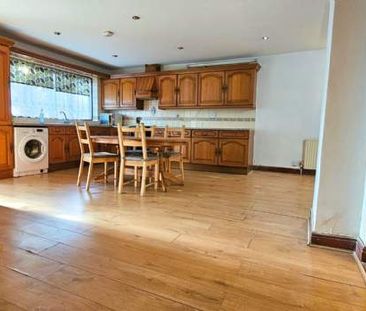 3 bedroom property to rent in Ilford - Photo 6