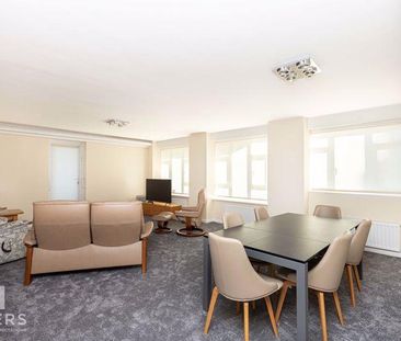 3 bedroom apartment to rent - Photo 2