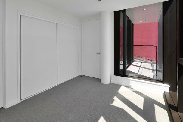 Inner-City Living at Its Best - Photo 1
