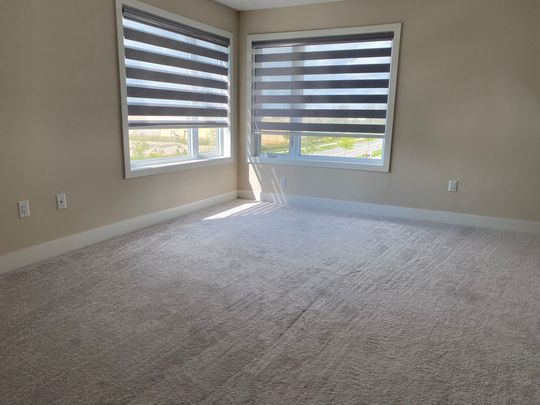 For Lease - 1960 Dalmagarry Road Unit# 117, London North, Ontario - Photo 1