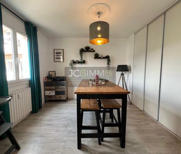 Location Appartement 3 pièces 77m² HYERES 83400 - Photo 5