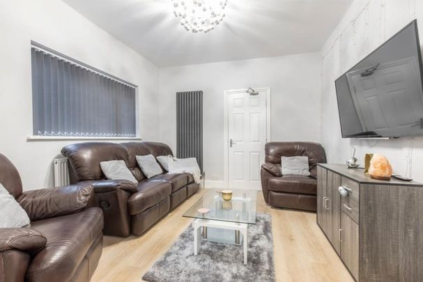 6 bedroom terraced house to rent - Photo 1