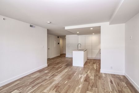 3460 Peel Street - Photo 5
