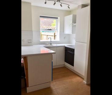 1 Bed Terraced House, Hickman Close, E16 - Photo 5