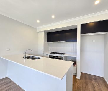 Eye Catching Home! - Photo 5