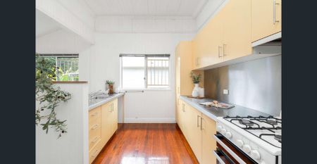 SPACIOUS QUEENSLANDER IN BSHS CATCHMENT - Photo 3