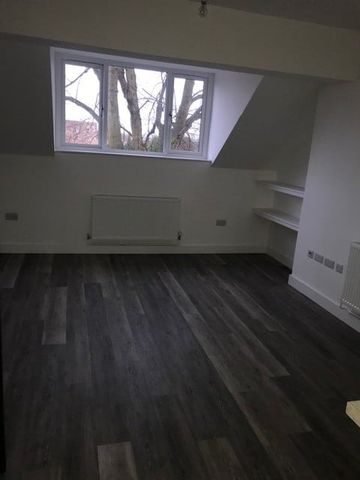 2 Bed Flat, Springbridge Road, M16 - Photo 2