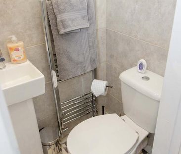 6 bedroom terraced house to rent - Photo 3