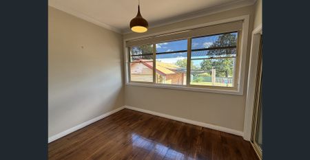 Family Home with Pool - Photo 2