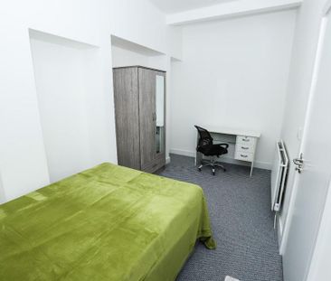 4 bedroom terraced house to rent - Photo 1