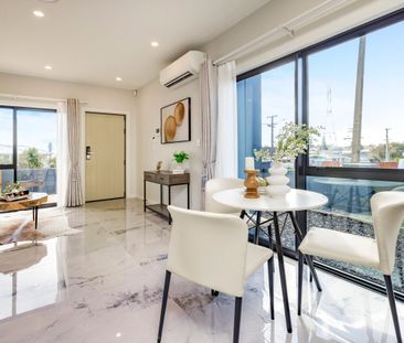 Modern Three Bedroom Family Living In Otara - Photo 2