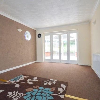 3 bedroom bungalow to rent - Photo 1