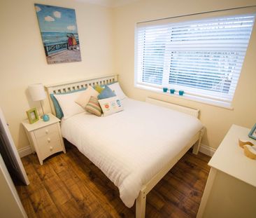 Double Room | 7min walk to Town & Station Room 2 - Photo 5
