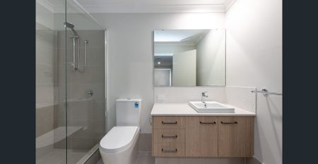 LIGHT AND BRIGHT HOME - Photo 5