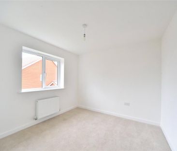 4 bedroom detached house to rent - Photo 3