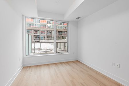 For Lease - 333 Sunseeker Avenue Unit# 137, Innisfil, Ontario - Photo 3