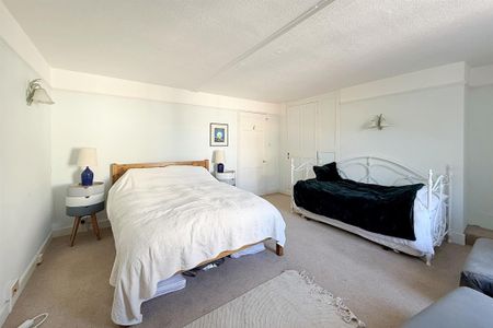 6 bedroom semi-detached house to rent - Photo 5