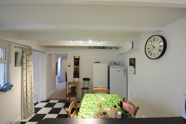 4 bedroom detached house to rent - Photo 1