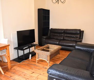 6 bedroom terraced house to rent - Photo 2
