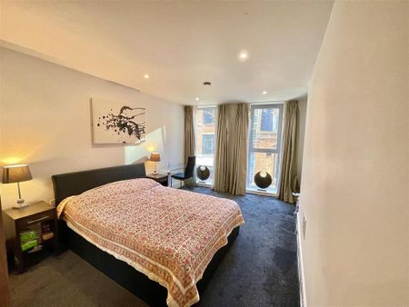 2 bedroom flat to rent - Photo 2