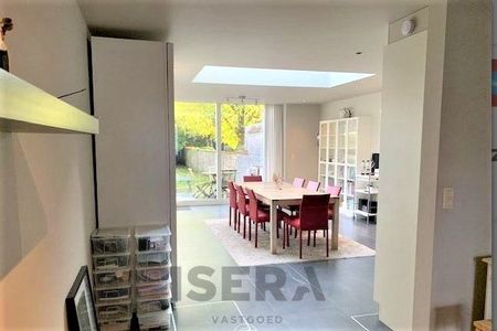 Herenwoning met drie slaapkamers op centrale ligging te Sint-Andries - Photo 5