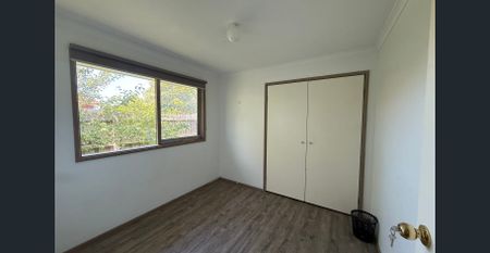 SPACIOUS FAMILY HOME IN A QUIET COURT LOCATION! - Photo 3