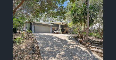 INVITING COASTAL HOME | KOALA BEACH - Photo 2