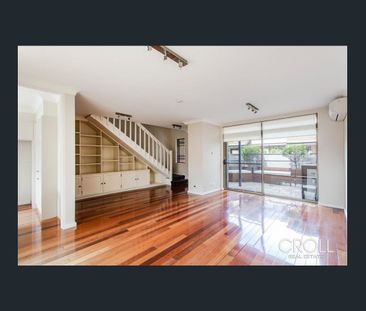North Facing Two Bedroom Townhouse With Terrace - Photo 4