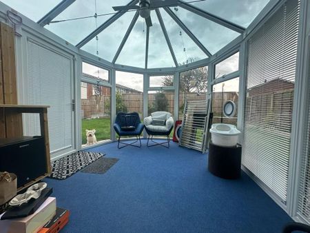 4 bedroom detached house to rent - Photo 4