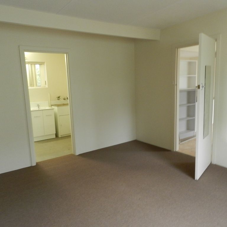 Neat and Tidy 1 Bedroom Unit in Mooroopna - Photo 1