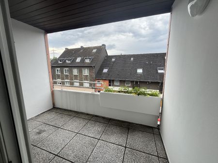 Helle Dachgeschosswohnung mit Balkon, ca. 62,41 m² in Dortmund-Marten zu vermieten! - Photo 3