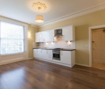 Studio to rent - Photo 2