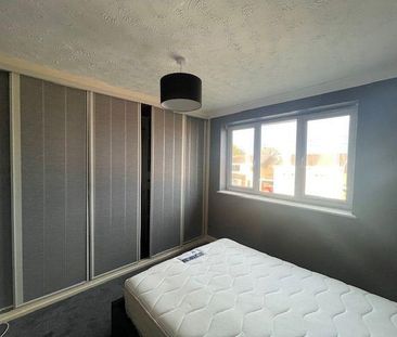 2 bedroom semi-detached house to rent - Photo 4