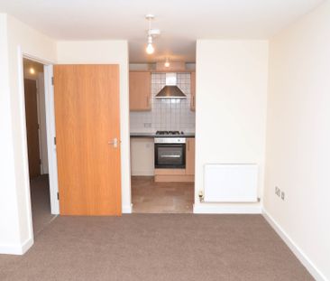 Guide Price £1,350 pcm - Available 08/11/2025 - Unfurnished - Photo 3