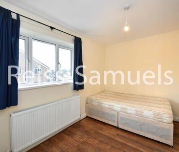 6 bedroom semi-detached house to rent - Photo 2
