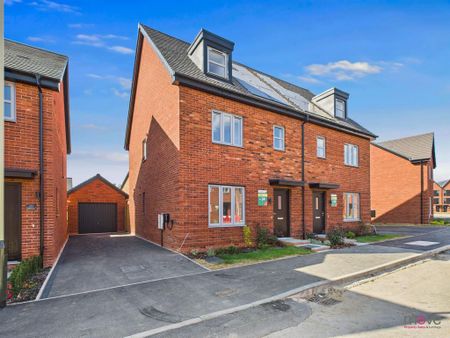 4 bedroom semi-detached house to rent - Photo 3