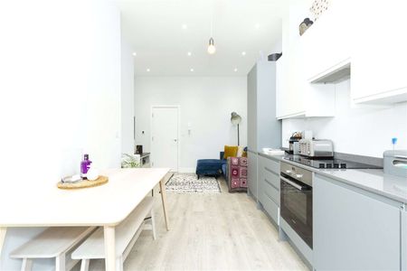 One bedroom garden flat in an excellent Islington location just moments from Upper Street. - Photo 4