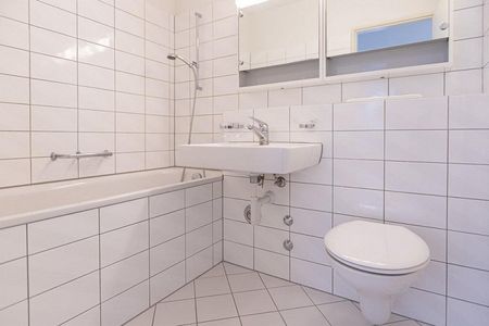 Grosszügige 4.5 Zimmerwohnung an ruhiger Lage - Photo 5