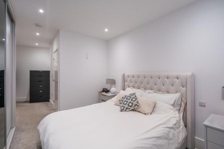 3 bedroom flat to rent - Photo 5