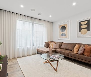 Stunning Ex-Display Home with Premium Finishes and Club Access - Photo 2