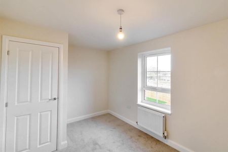 2 Bedroom House - Terraced - Photo 4