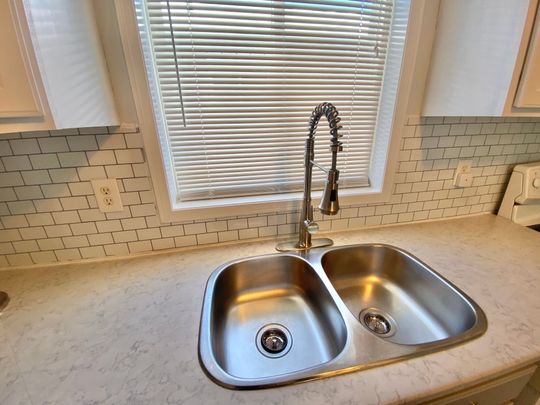 For Lease - 55 Athabaska Road, Barrie, Ontario - Photo 1