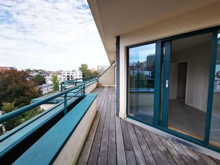 Bruxelles! Superbe Penthouse 3 chambres + PARKING + Gande Terrasse - Photo 3