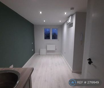 Studio to rent - Photo 6