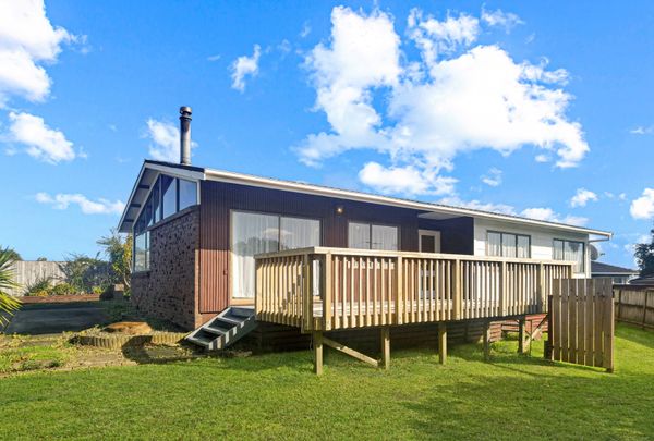 Bucklands Beach - 4 Bedoom Home Zone for Macleans College - Photo 1